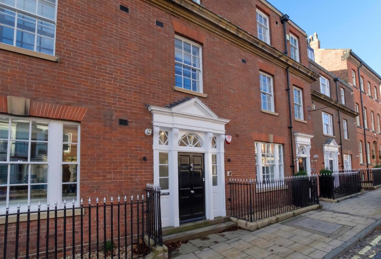 The Presidential Suite, With Free Parking! * York